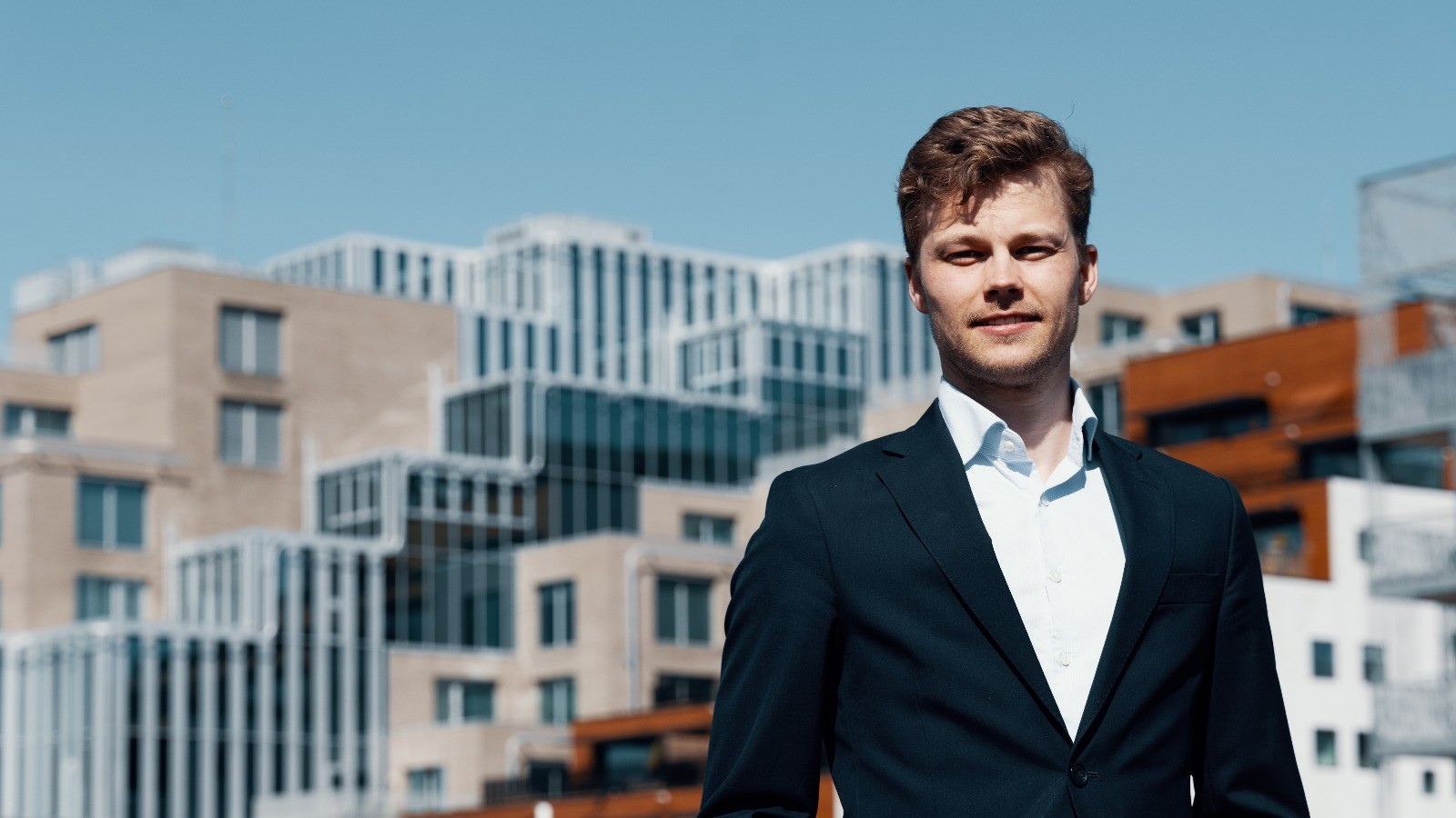 lysstråler på mørk bakgrunn