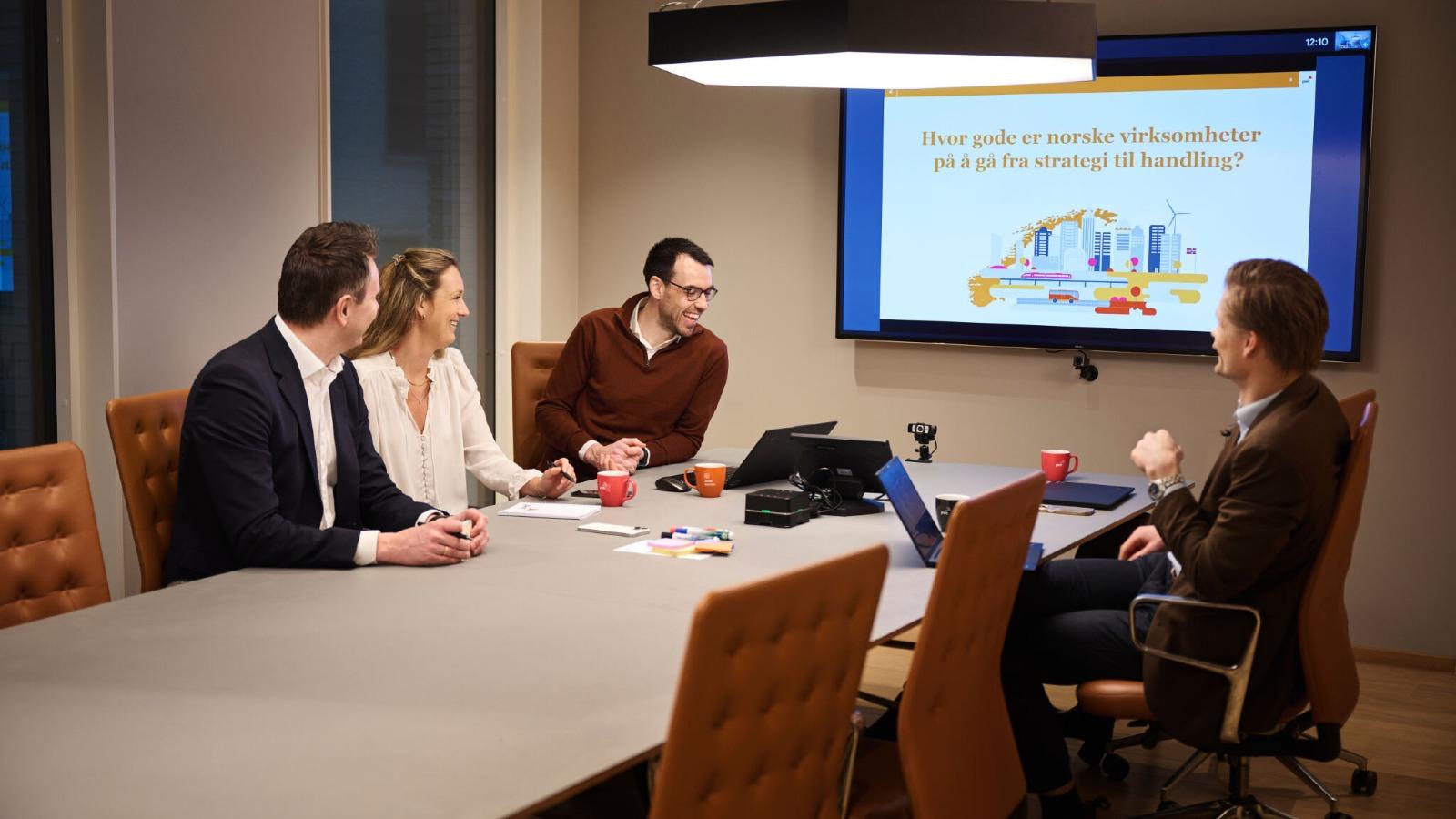 Personer i møterom