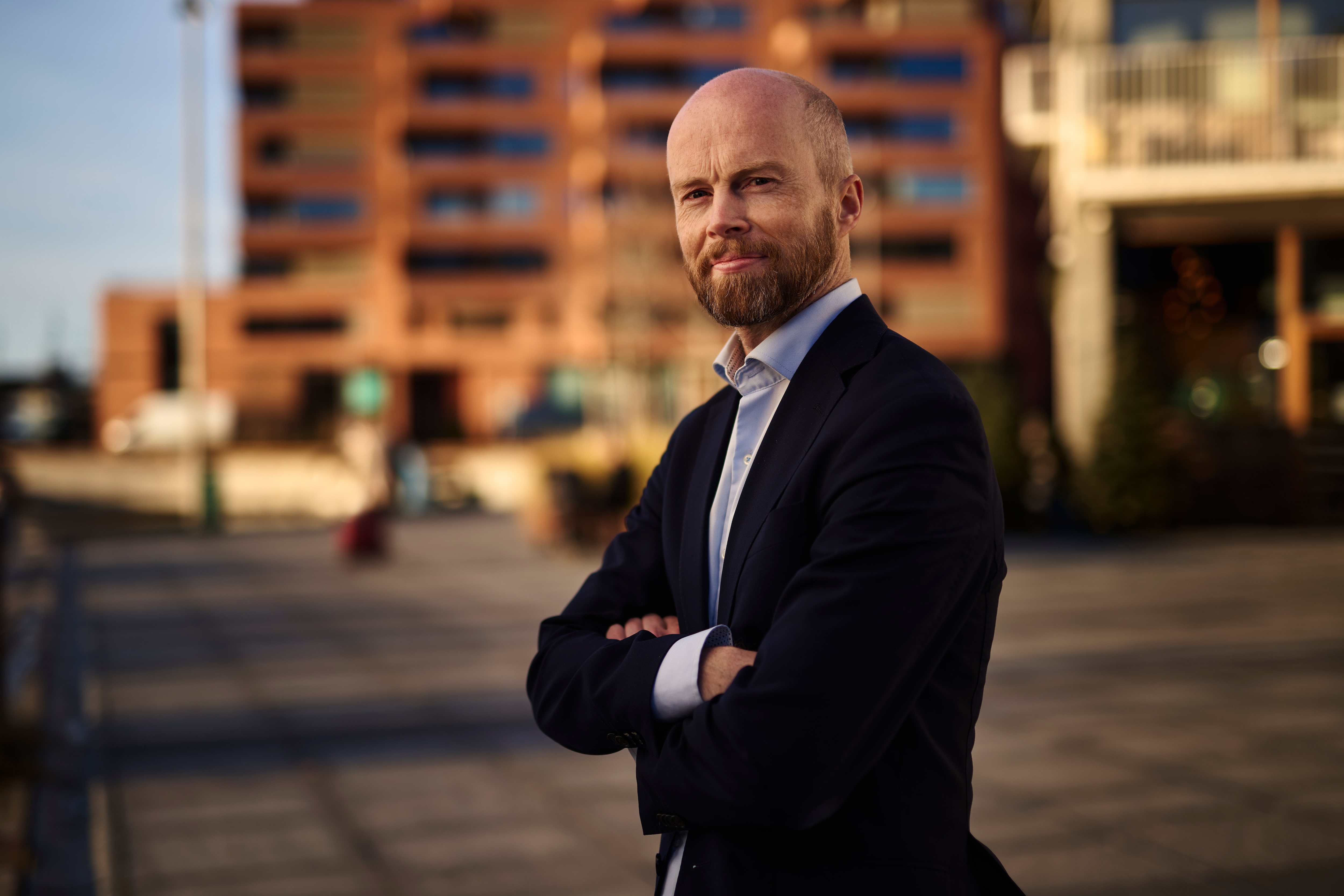lysstråler på mørk bakgrunn